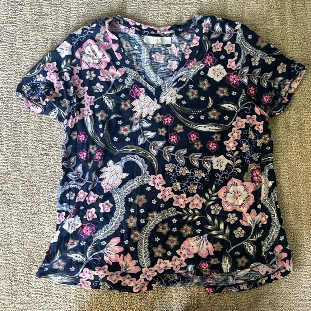 Short sleeved multicolored vneck